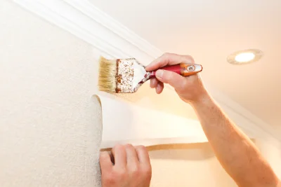 Pose de papier peint à Condé-sur-Sarthe — revêtements muraux et toiles de verre